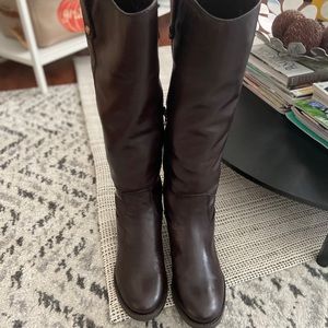 Leather chocolate boots